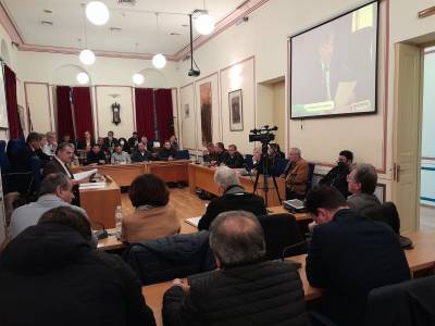 Δημοτικό Συμβούλιο Καλαμάτας: Με διαφωνίες και ενστάσεις ο ορισμός μελών στα νομικά πρόσωπα